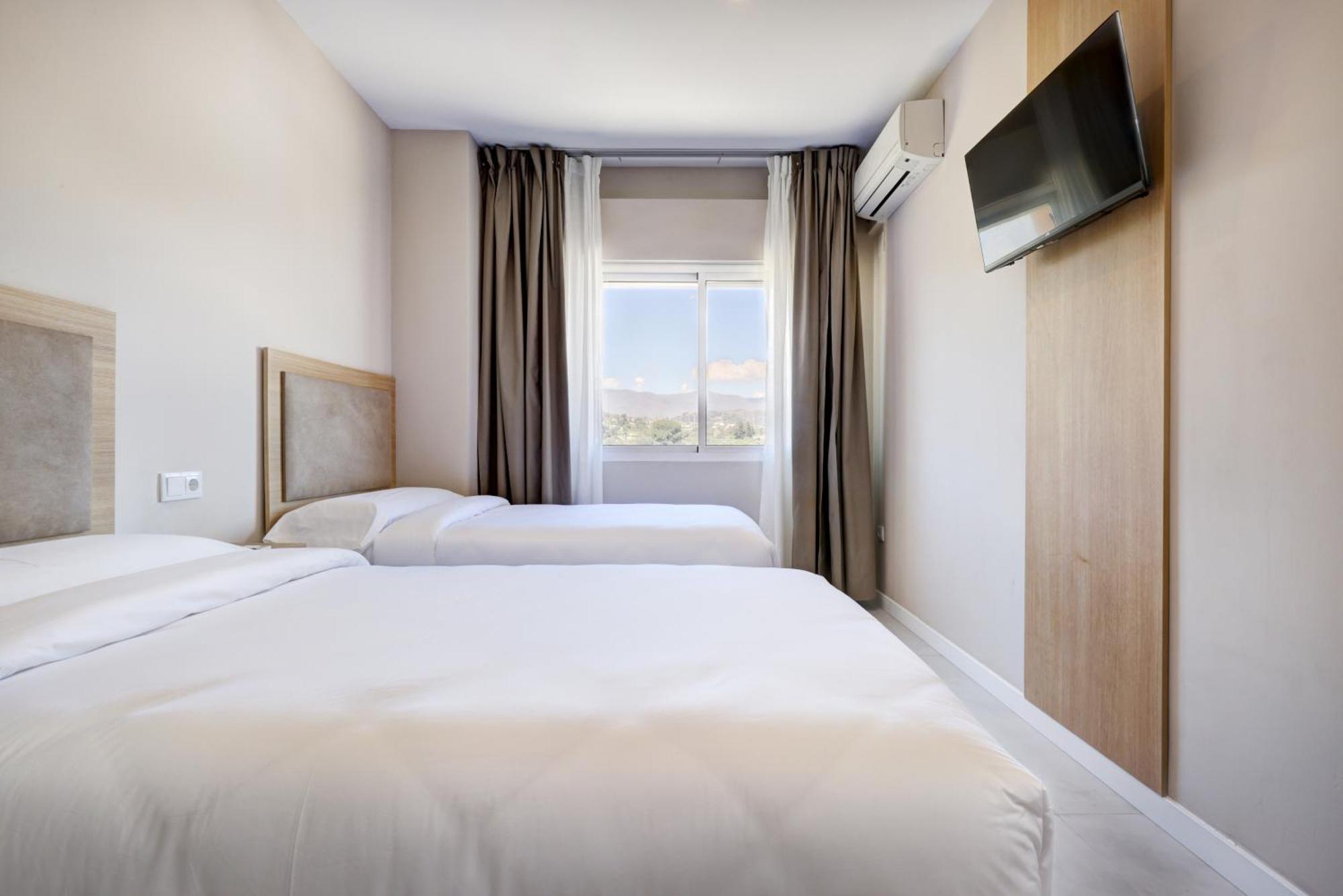 Hostal Puerta Almar Estepona Dış mekan fotoğraf