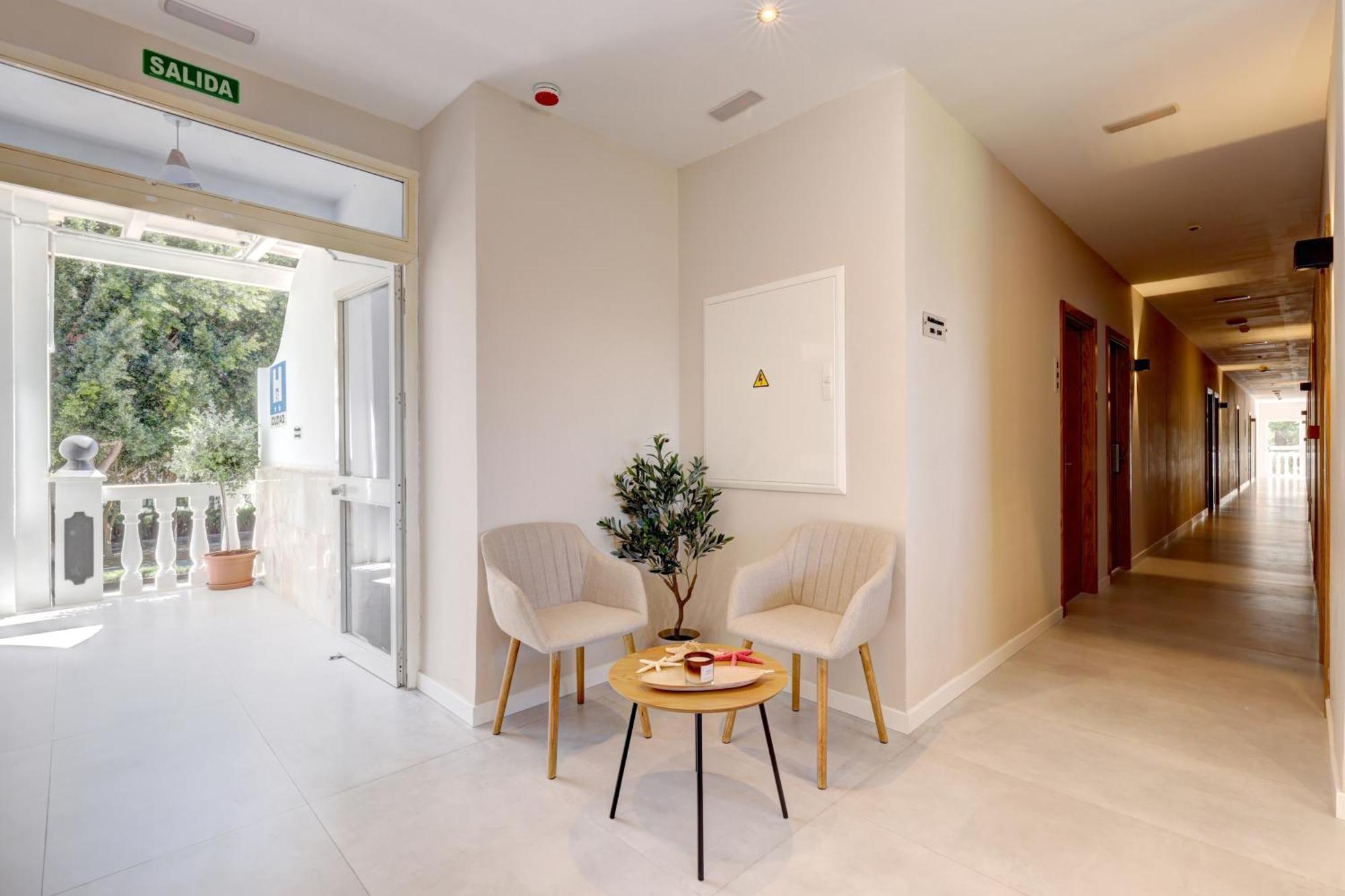 Hostal Puerta Almar Estepona Dış mekan fotoğraf