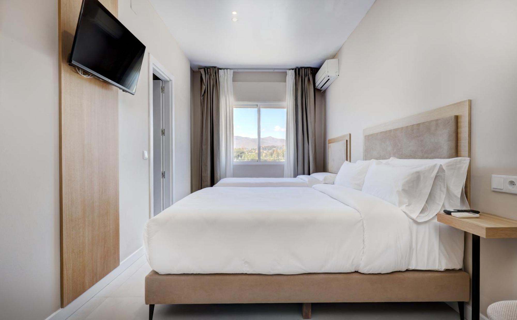 Hostal Puerta Almar Estepona Dış mekan fotoğraf