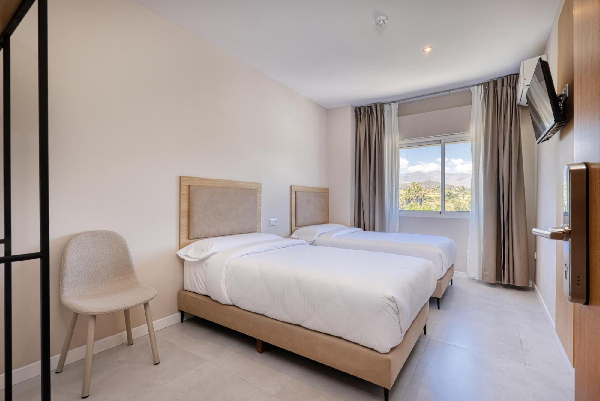 Hostal Puerta Almar Estepona Dış mekan fotoğraf